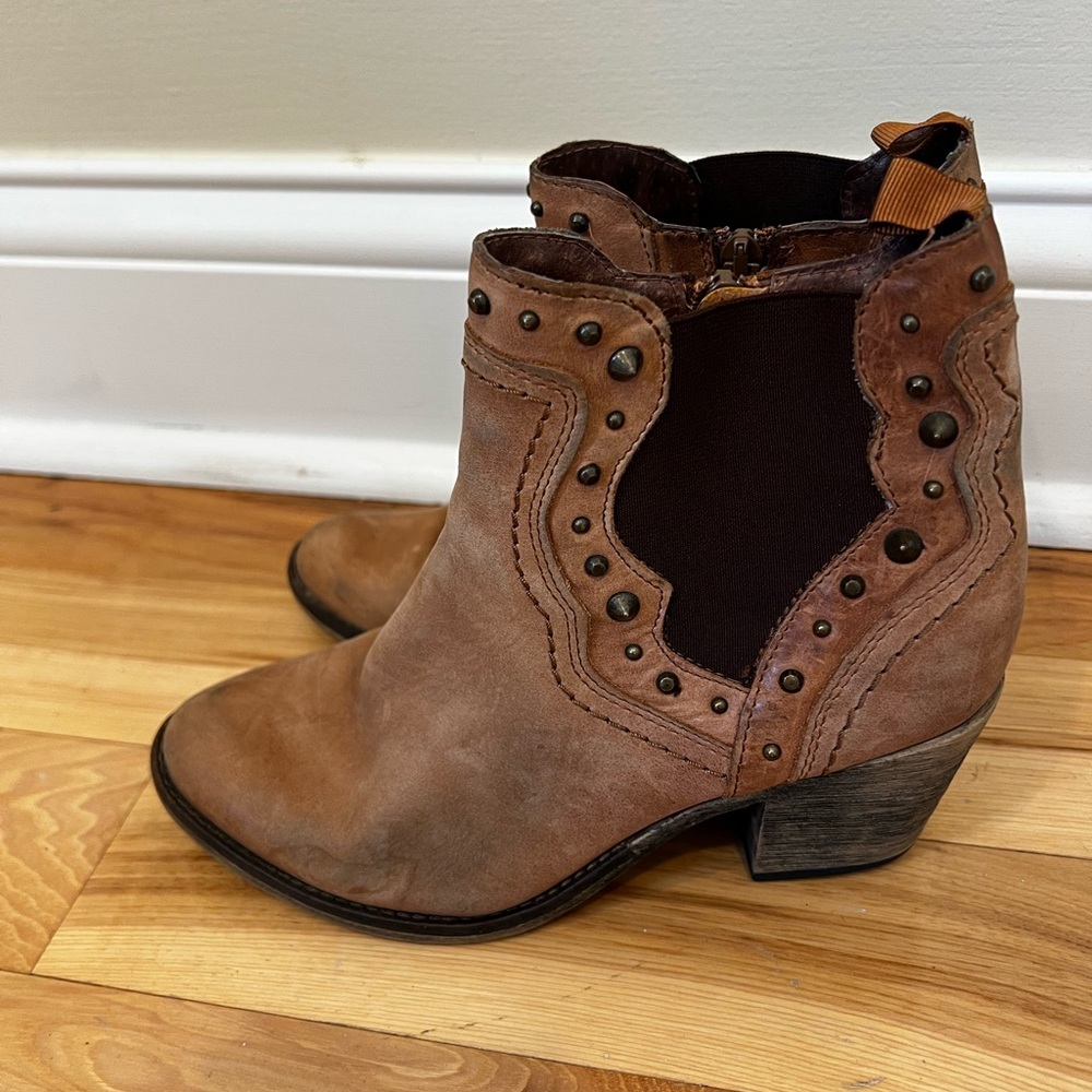 Steve Madden Leather ankle boot